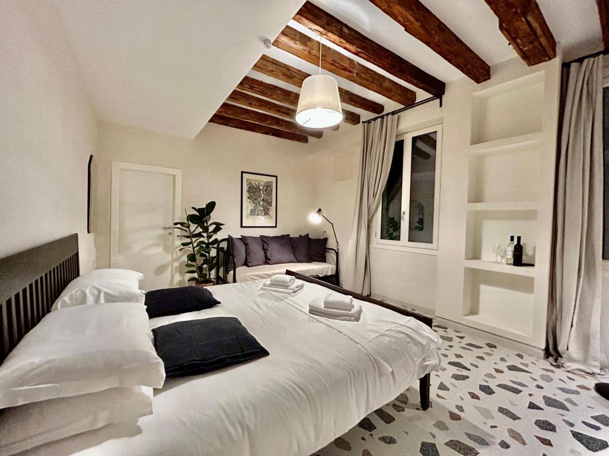 Farini Suites Wi-Fi Венеция Екстериор снимка