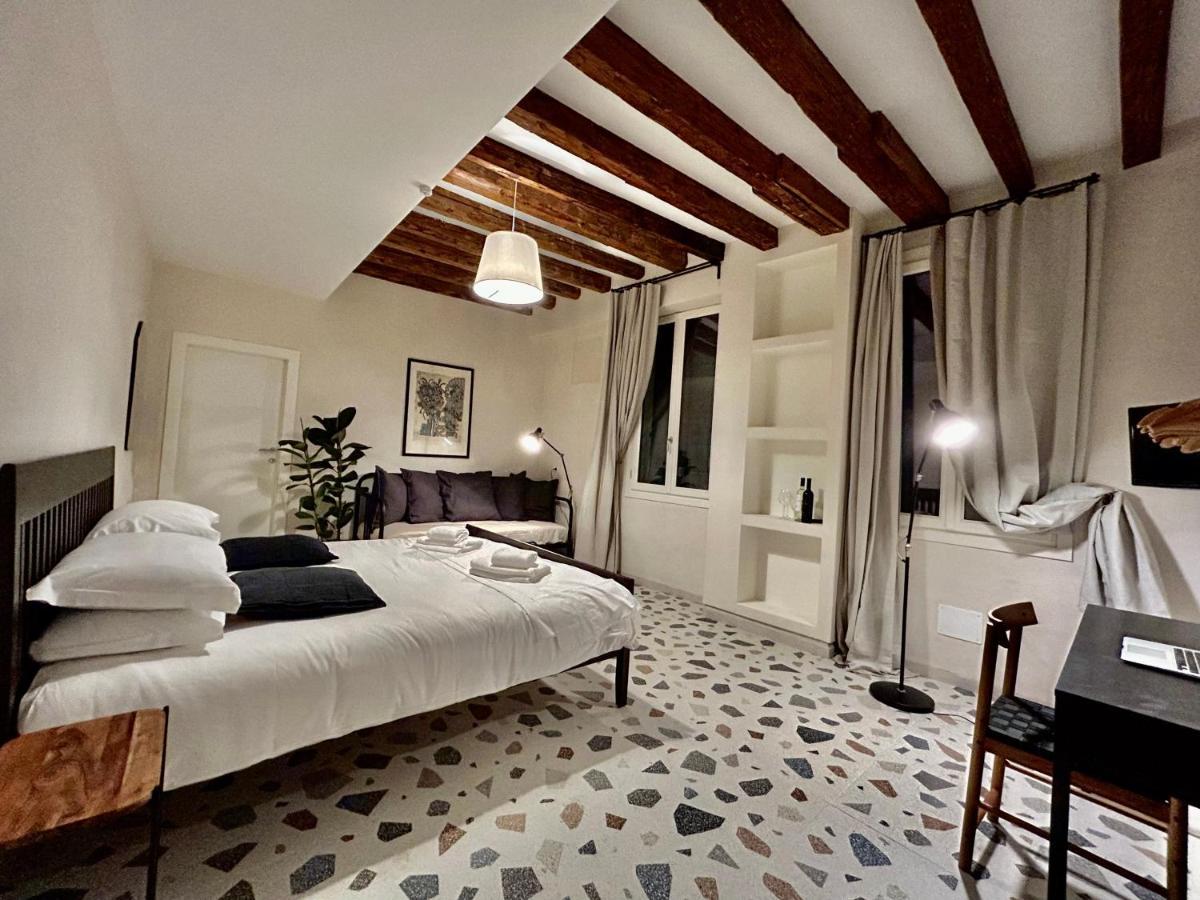 Farini Suites Wi-Fi Венеция Екстериор снимка