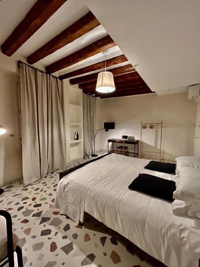 Farini Suites Wi-Fi Венеция Екстериор снимка