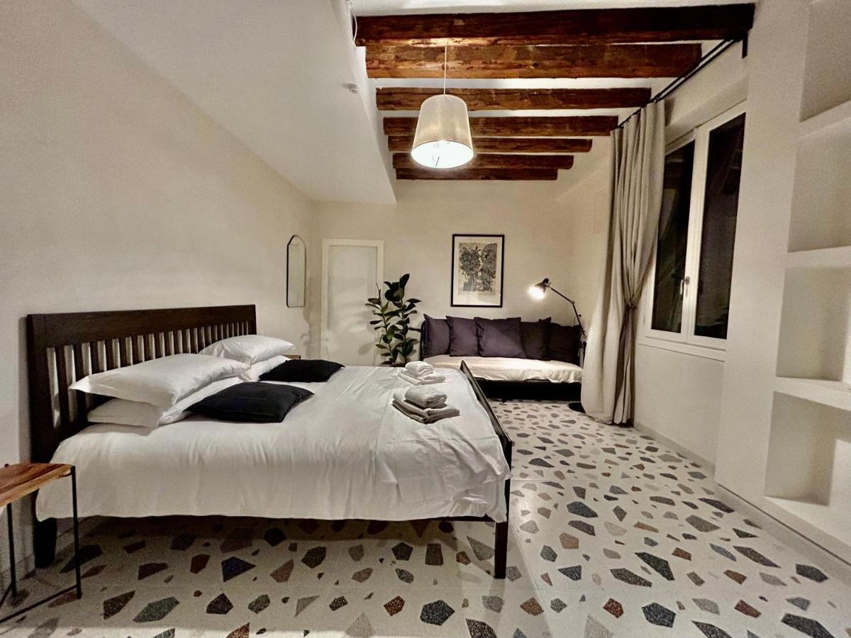 Farini Suites Wi-Fi Венеция Екстериор снимка