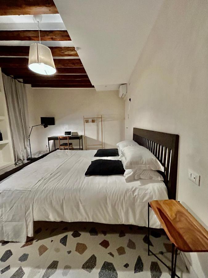 Farini Suites Wi-Fi Венеция Екстериор снимка