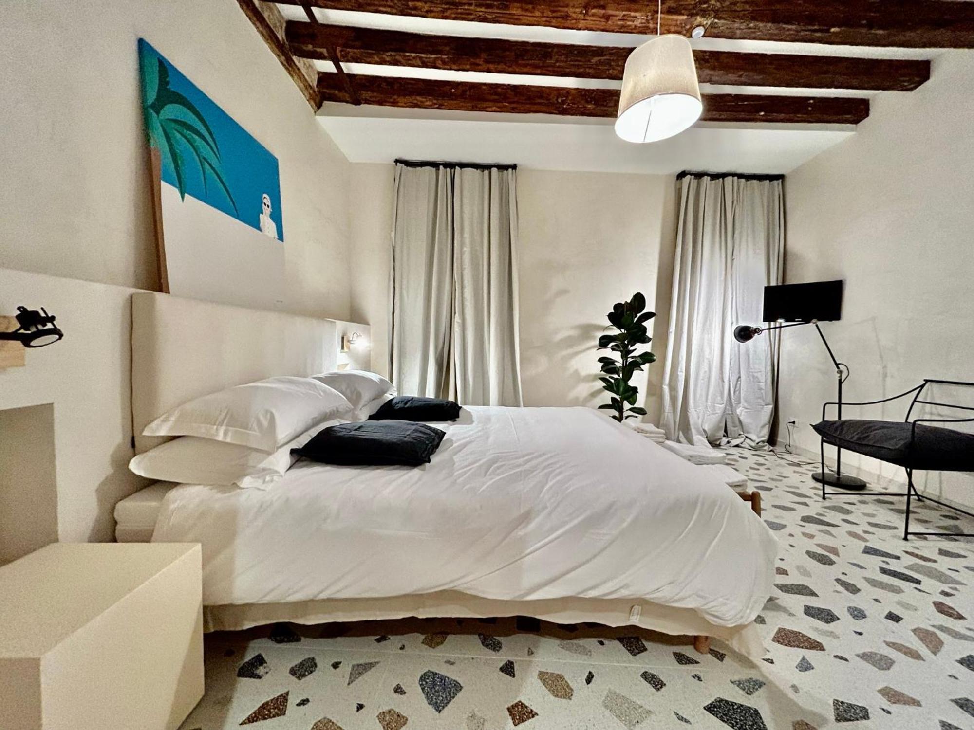 Farini Suites Wi-Fi Венеция Екстериор снимка