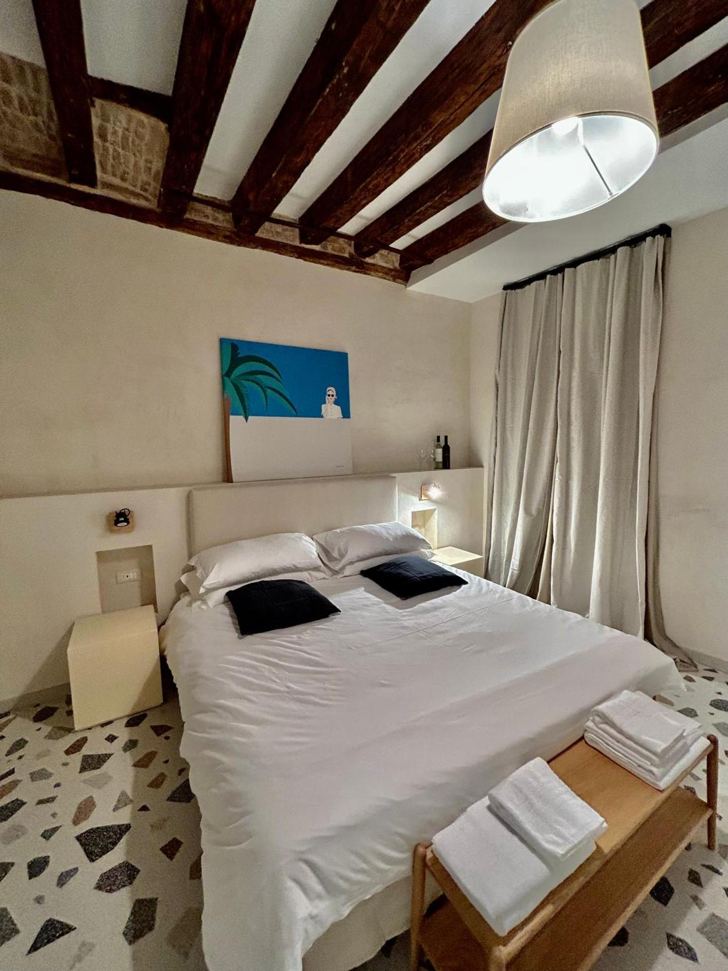 Farini Suites Wi-Fi Венеция Екстериор снимка