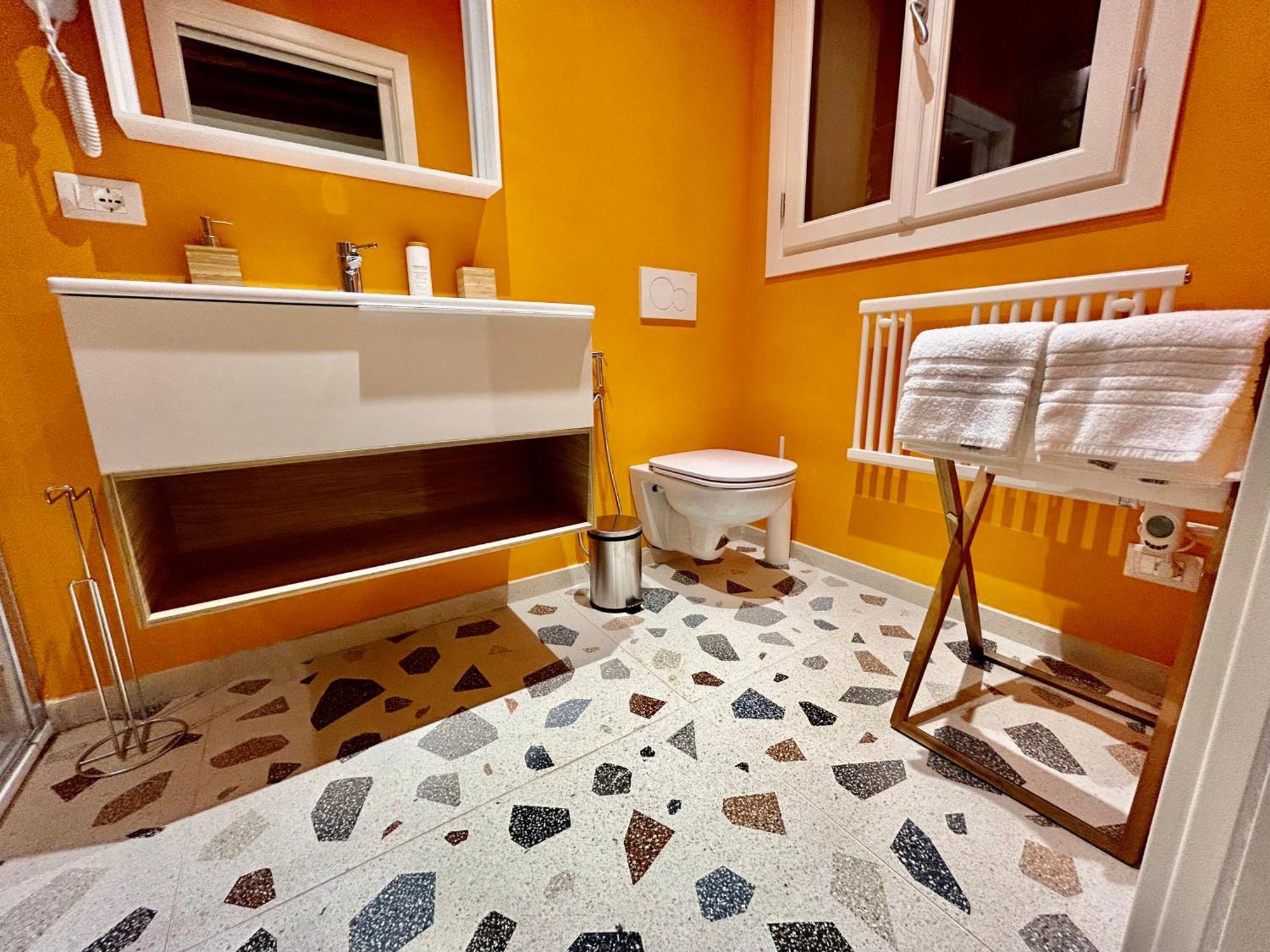 Farini Suites Wi-Fi Венеция Екстериор снимка