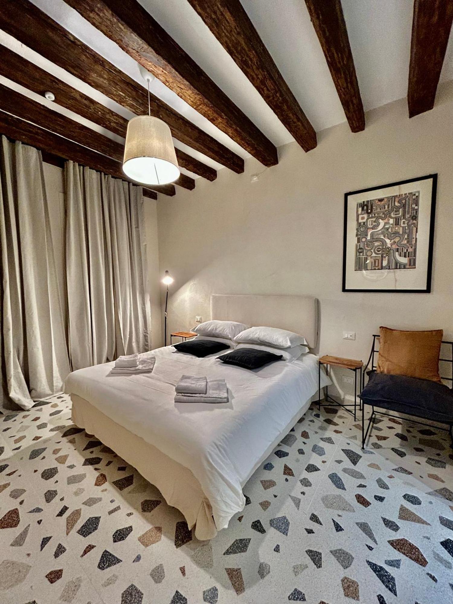 Farini Suites Wi-Fi Венеция Екстериор снимка