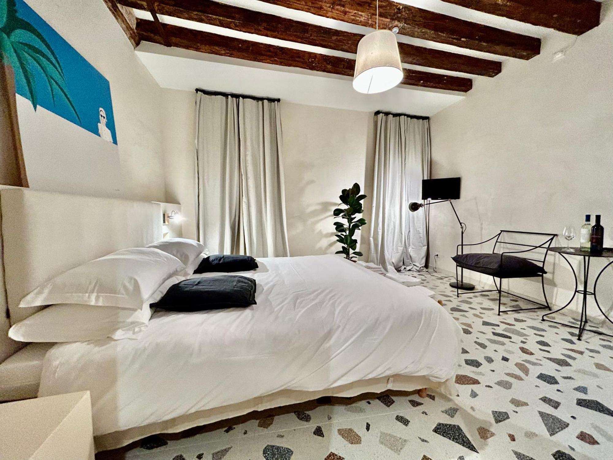 Farini Suites Wi-Fi Венеция Екстериор снимка