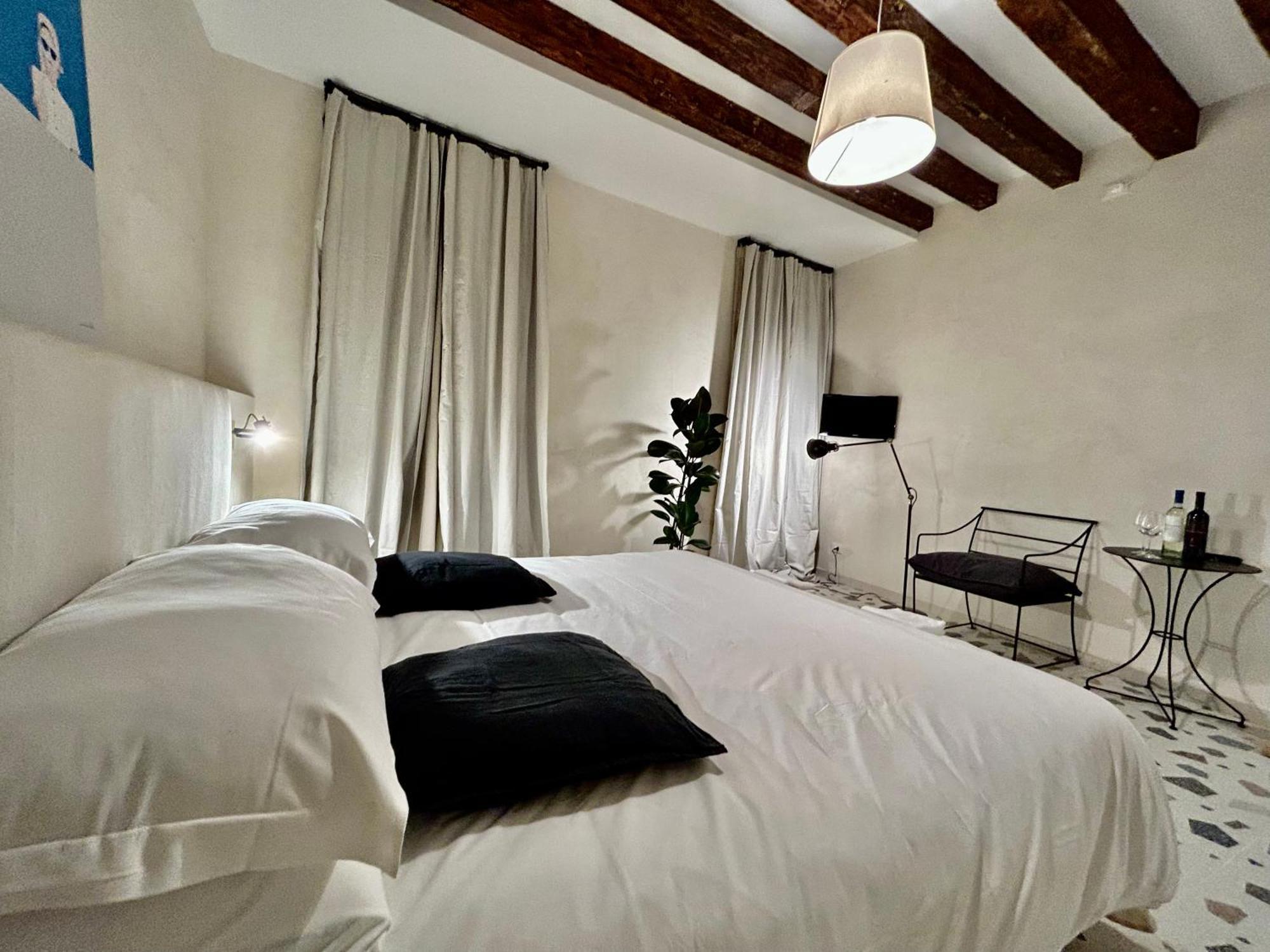 Farini Suites Wi-Fi Венеция Екстериор снимка